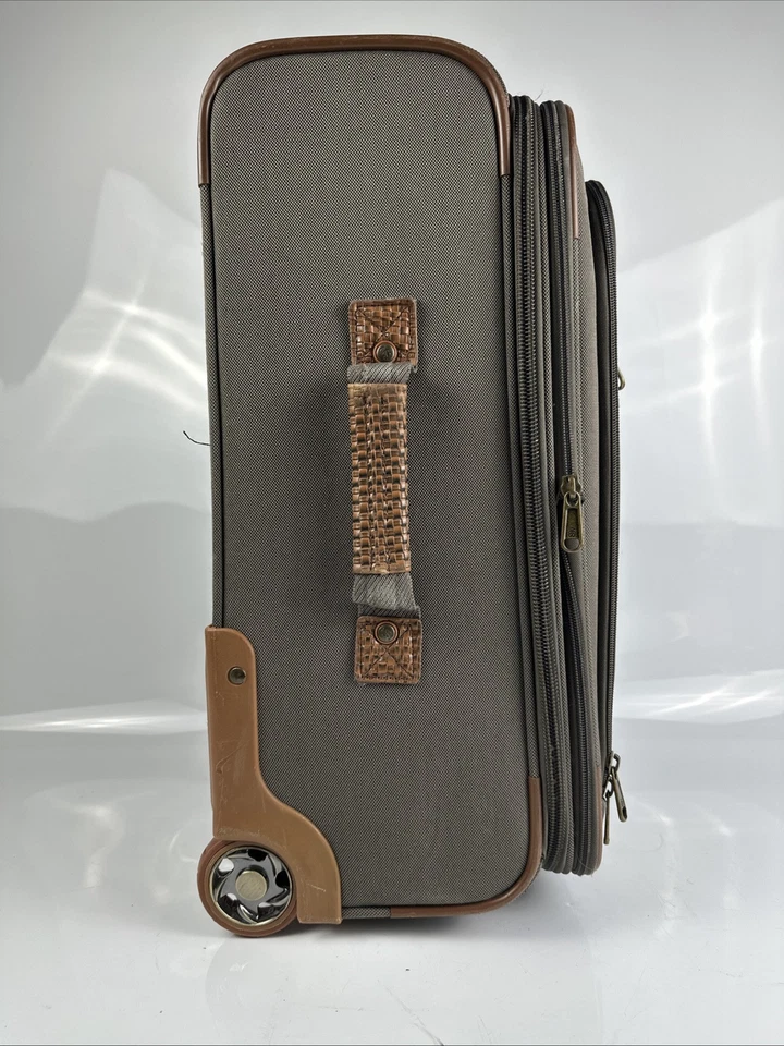 Tommy Bahama Randa Suitcase Rolling Luggage Travel Bag  21"Expandable Upright - Image 4 of 4