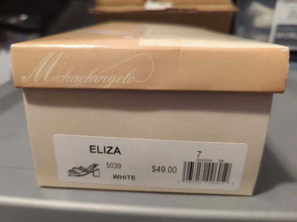 David’s Bridal Heels Azelea Size 7. - Image 2 of 4