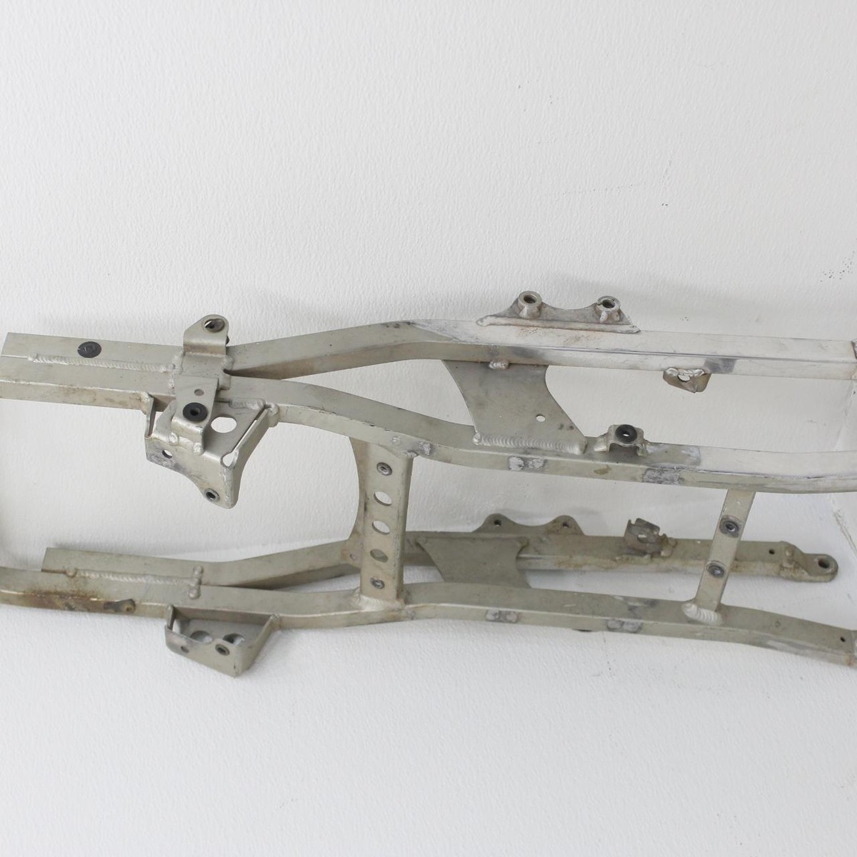 00 01 KAWASAKI NINJA ZX9R OEM REAR BACK TAIL SUBFRAME SUB FRAME i3