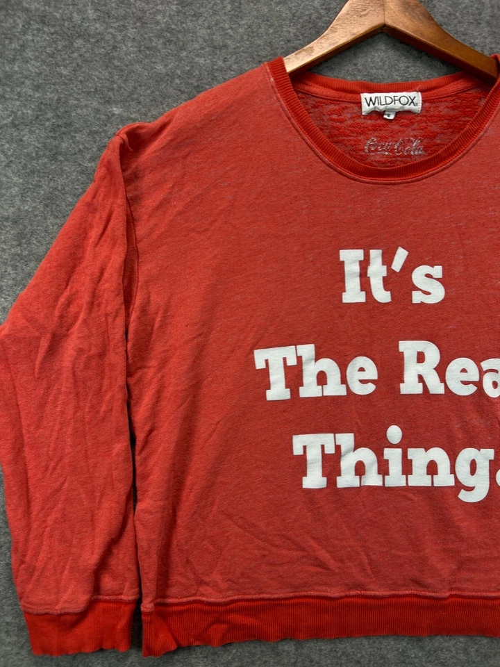Moletom Coca Cola WildFox Feminino Pequeno Vermelho Suéter Crew Gráfico Manga Longa 1 - Imagem 3 de 4