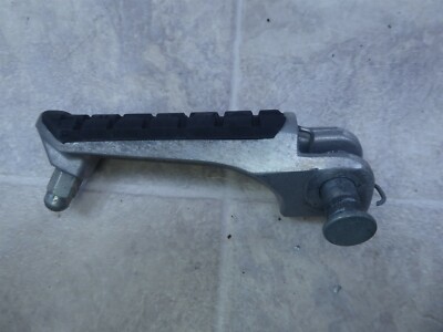 1990 Kawasaki ZX1000B Ninja K719-1) left and right front foot pegs