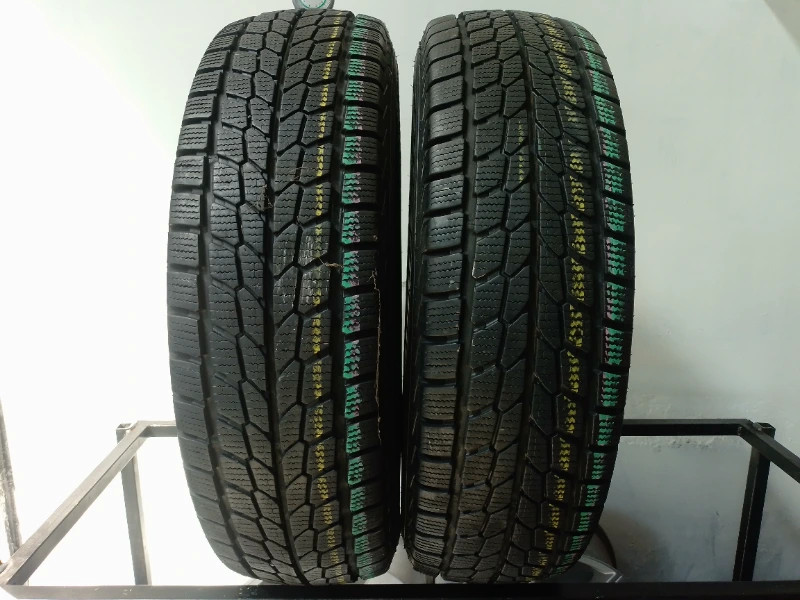 2 Pneumatici USATI FALKEN HS437VAN 215/75 R16 C 113/111 R DOT: 2615Invernale