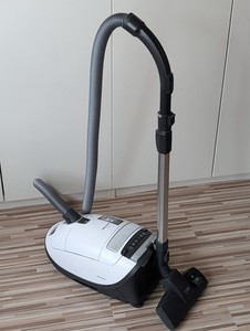 Miele Staubsauger S8360 PowerLine + Zubehör Bodenstaubsauger S 8360, 890W Top **