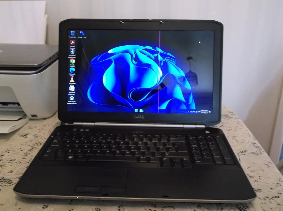 Dell Latitude E5520 · i3-2350M · 6GB · 120GB, photo 1 of 5