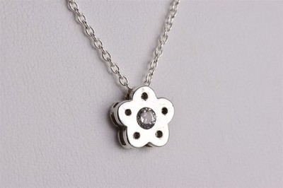 Sterling Silver 12mm x 12mm Scalloped Accented Flower 925 Pendant 15'' Chain