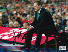 TOM IZZO signed (MICHIGAN STATE SPARTANS) basketball 8X10 BECKETT BAS BP59378