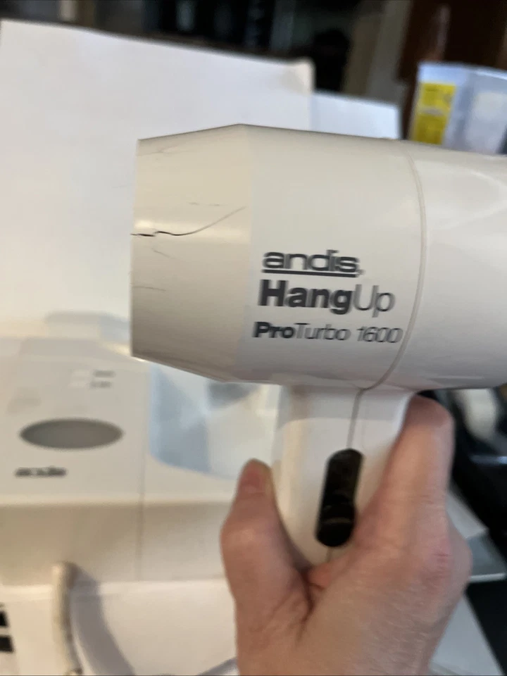 Andis Hangup Pro Turbo 1600  - Wall Mount -3 Settings - Tested Small crack - Image 4 of 4