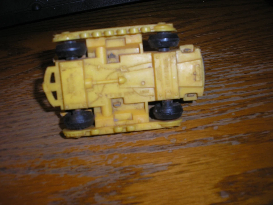 ROUGH Vintage Tootsie Toy 3 3/4" Bull Dozer Yellow Free SHIPPING - Image 4 of 4