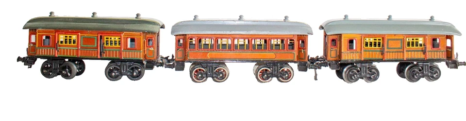 1915's German Bing 0-gauge Set of 3 Continental Teak Passenger coaches - Image 2 of 4