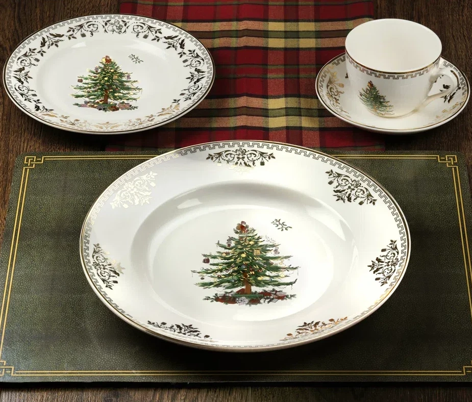 Spode Christmas Tree Gold Collection 4 Piece Place Setting 22 karat Gold Accent - Image 3 of 4
