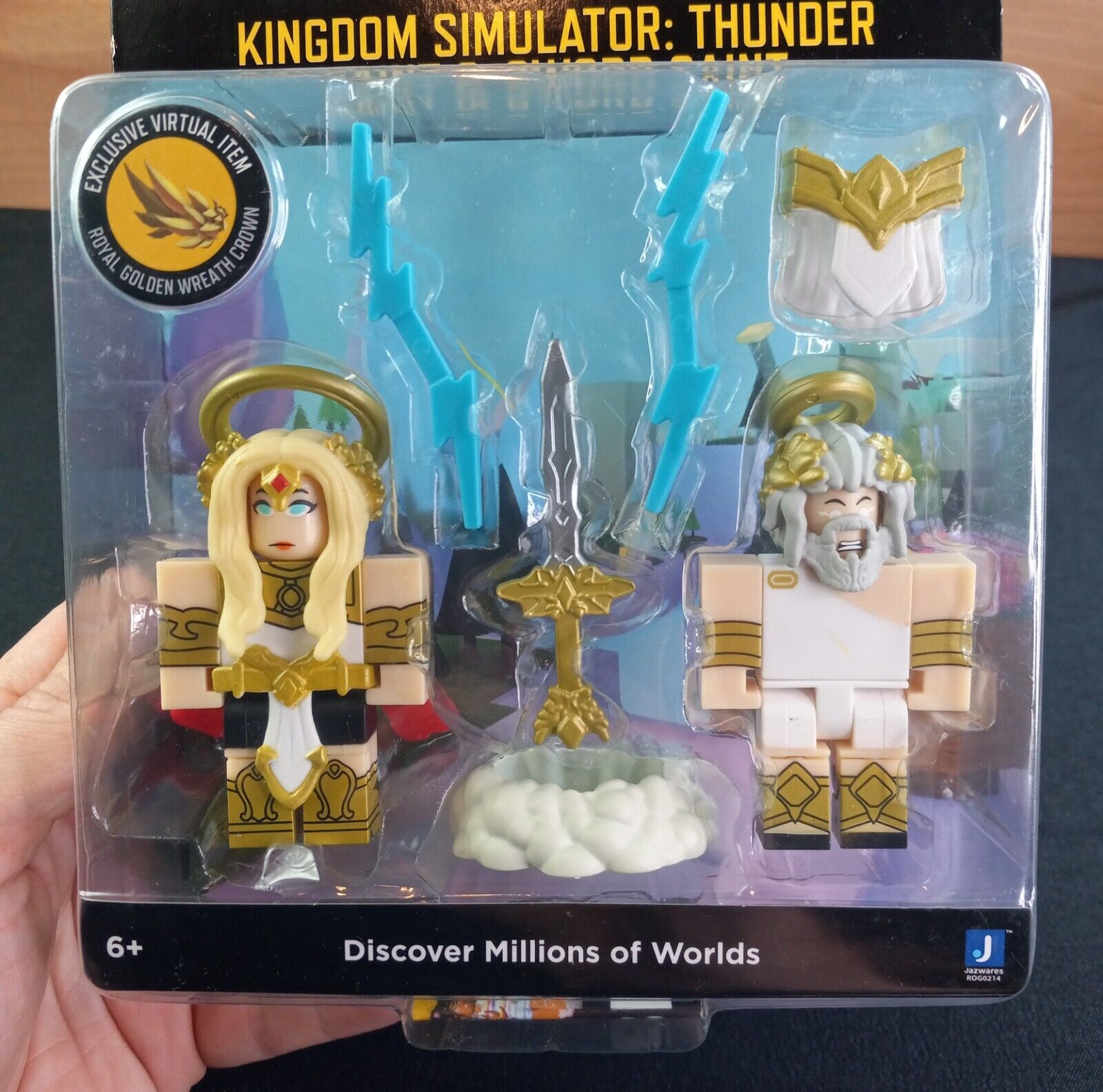 Roblox Celebrity Collection - Kingdom Simulator: Thunder Saint & Sword  Saint Game Pack [Includes Exclusive Virtual Item] : : Toys & Games