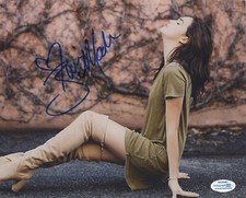 Bailee Madison Sexy Autographed Signed 8x10 Photo ACOA 2020-12