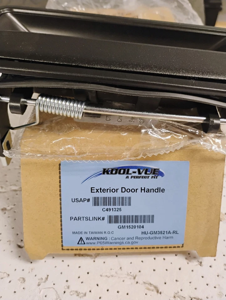 Manija de puerta trasera exterior DS (DERECHA) SUV tamaño completo GM 1992-2000 GM1520104 Foto 2 de 3