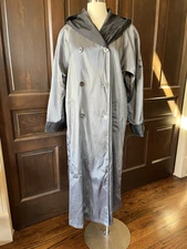 Whaling Mfg Co Women's Size 6R Vintage Hooded Raincoat Dressy Long Metallic Gray