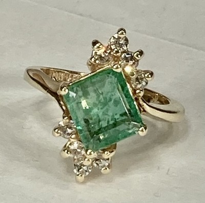 Massiver 14k Gelbgold natürlicher Diamant Smaragdschliff natürlicher Smaragd Bypass Ring
