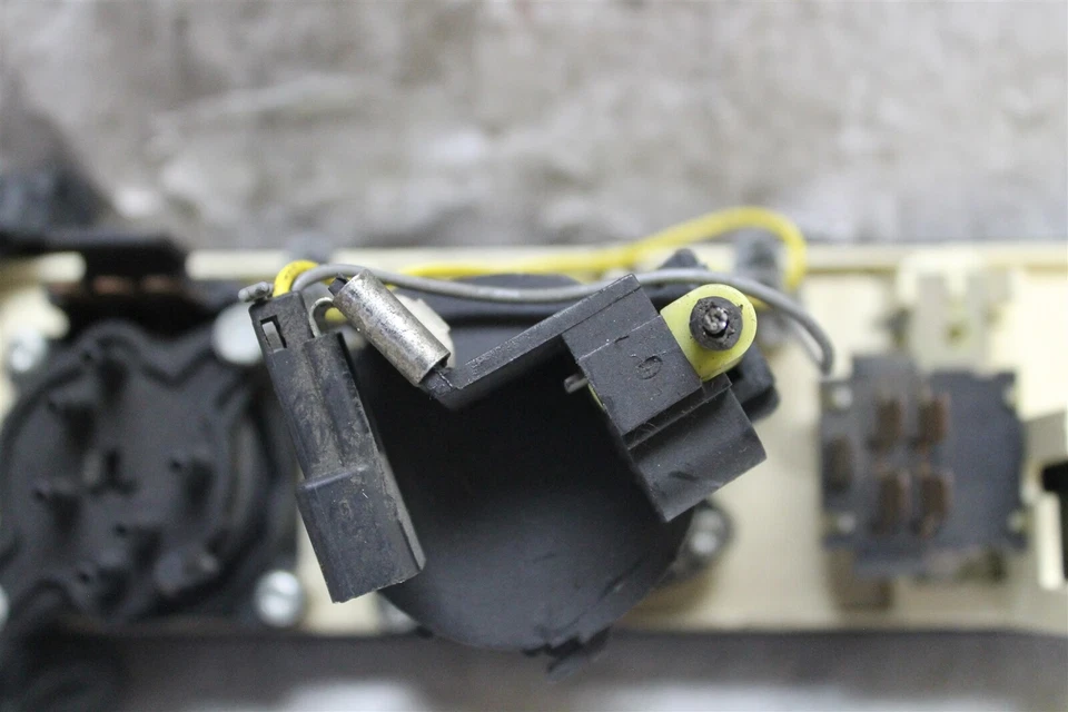 Interruptor 648 4i1-B2 Buick Skylark 1996-1998 temperatura de calor aire acondicionado control climático 16268644 Foto 4 de 4