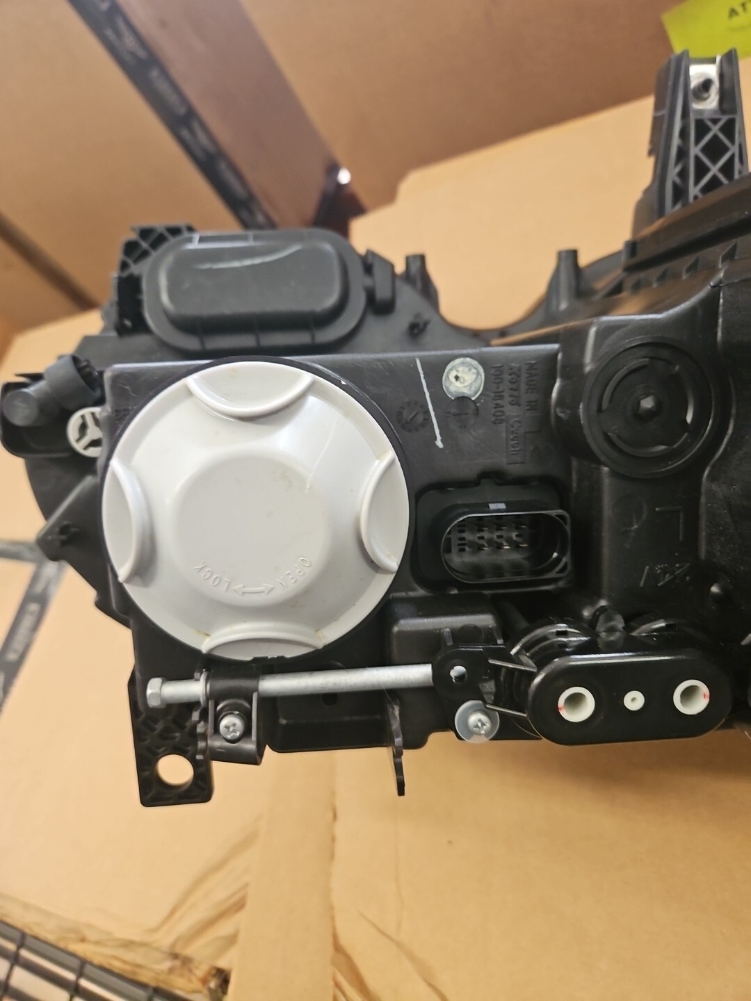 BENTLEY-HEAD LIGHT WITH GAS DISCHARGE (3W1941015R)