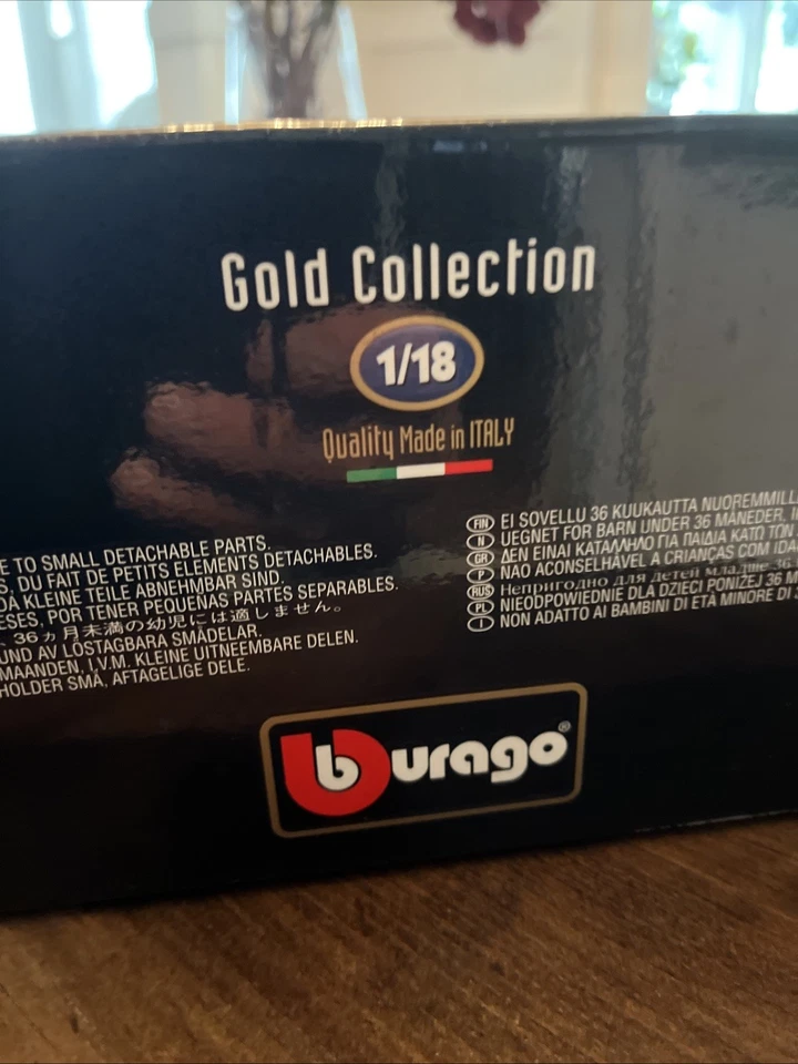 GOLD COLLECTION BURAGO 1997 PORSCHE 911 CARRERA 1:18 SCALE DIE-CAST CAR ~ READ - Image 4 of 4