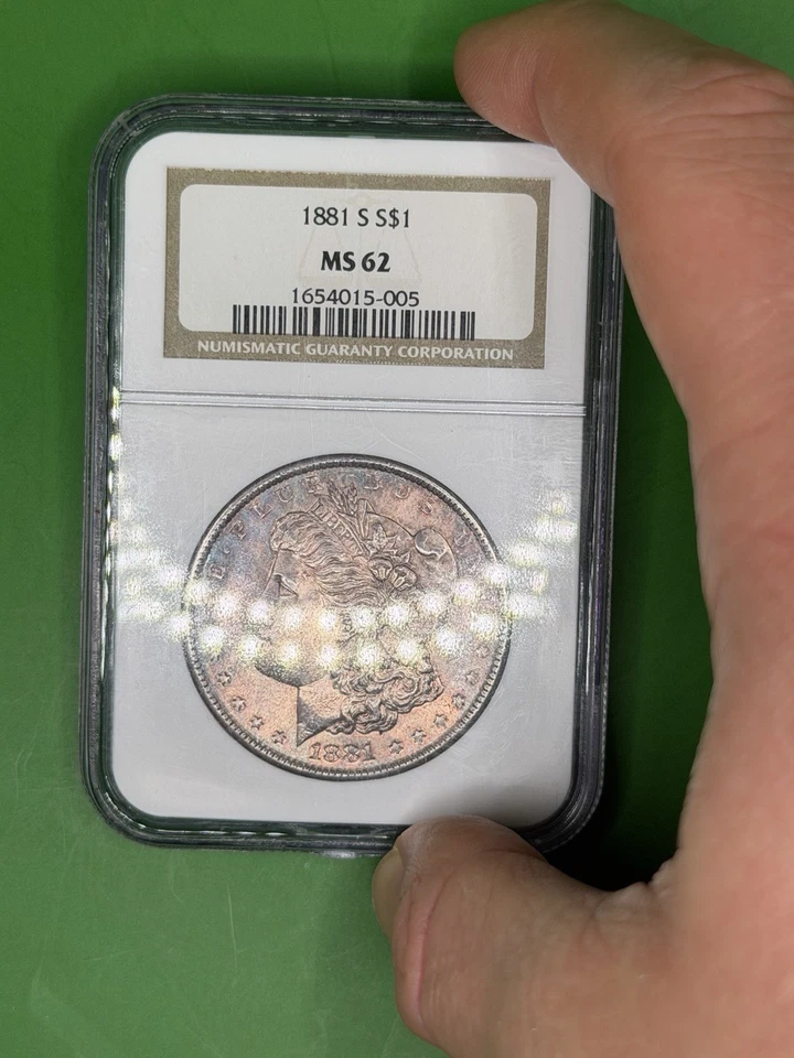 Antiguo soporte para jabonera NGC 1881-S dólar de plata Morgan tono bronceado (terminal) Foto 4 de 4