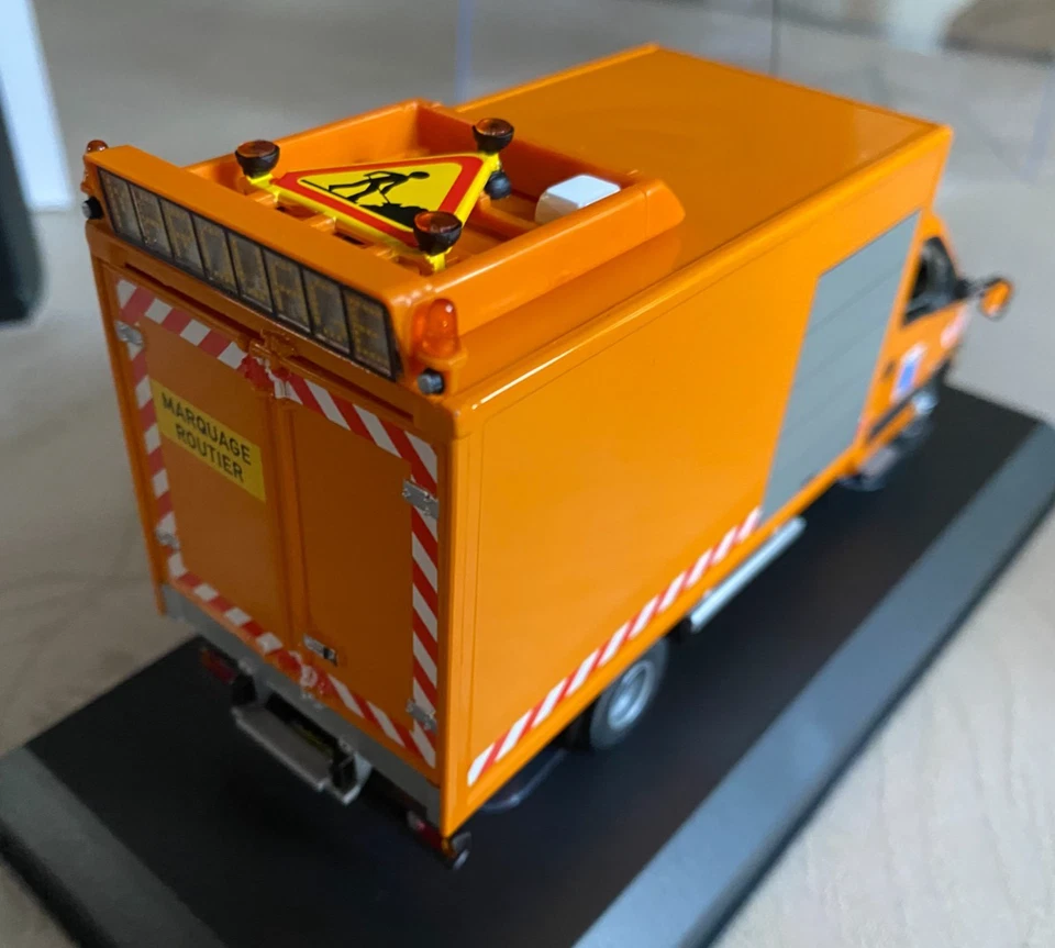 NOREV RENAULT MASCOTT 1/43e DDE marquage routier 2004 - Photo 2/4