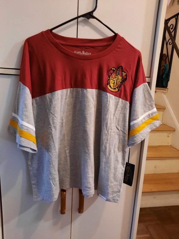 Her Universe Harry Potter Gryffindor Short Sleeve T-Shirt NWT XL NEW with Tags