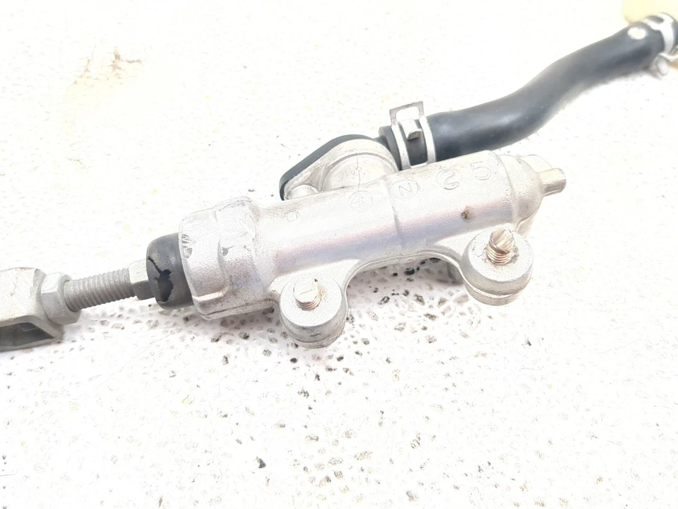 04 05 Cilindro maestro freno trasero Suzuki GSXR 600 750 Foto 3 de 4