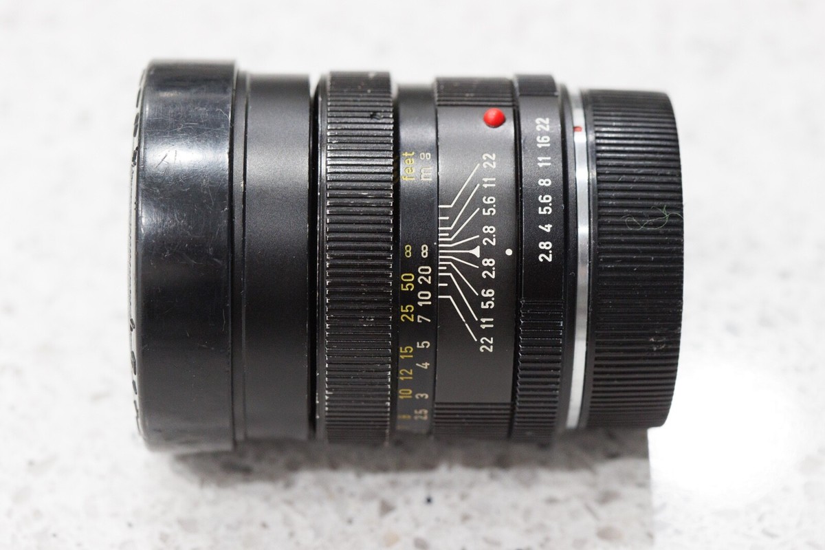 Leica Leitz Wetzlar Elmarit-R 90mm f/2.8 Lens. Serial Number Leica Leitz Wetzlar Elmarit-R 90mm f/2.8 Lens. Serial Number