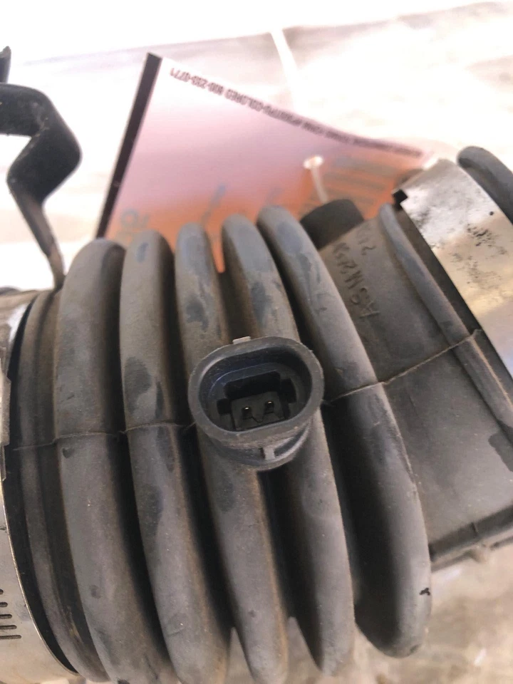 OldsMobile Alero GL 2001 motor admisión de aire tubo resonador manguera pin 24505502 Foto 4 de 4