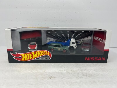 Hot Wheels Premium Nissan 4-Pack Collector Diorama Set 1:64