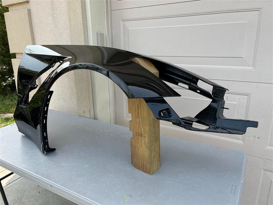 2016-2019 16 17 18 19 Chevrolet Corvette ZR1 Right Hand Fender OEM