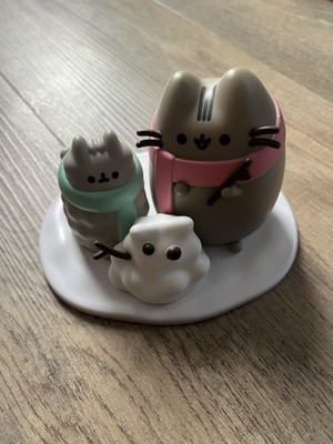 Pusheen Winter 2018 Exclusive Vinyl Figure Snow Day Pusheen Box Culturefly