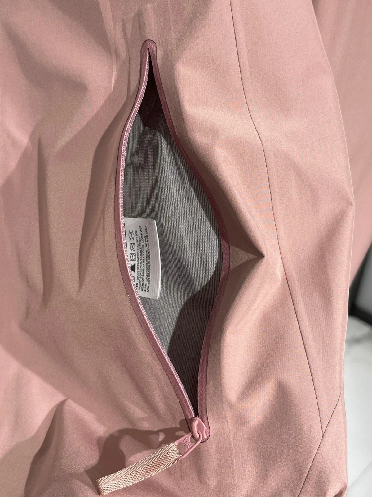 Unisex ARC Beta LT Coat Windproof Camping Outdoor Pink Travel Jackets - product detail image 11