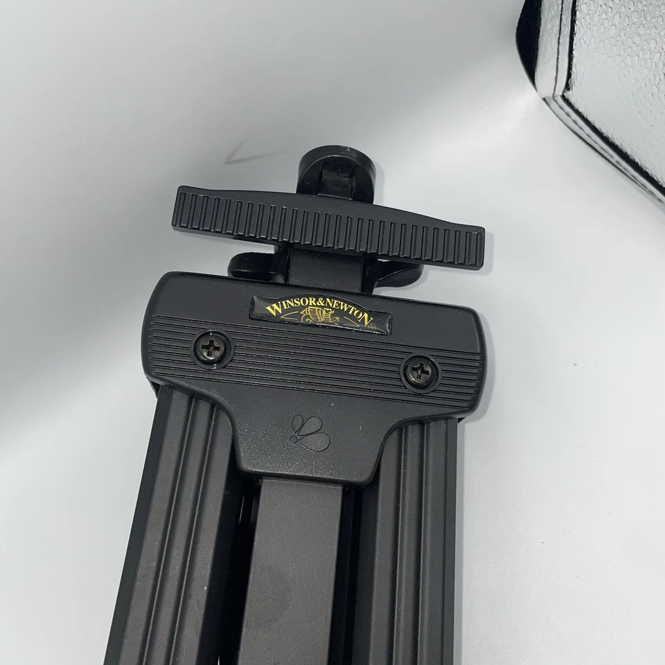 Winsor & Newton Tripod Artist Field Adjustable Aluminum Stand  - Image 3 of 4