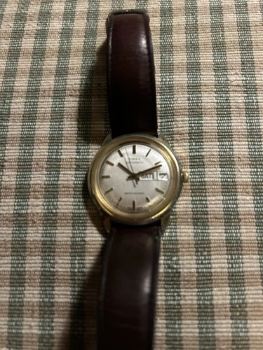 Vintage Great Britain Model Timex Automatic Day/Date Gold Wristwatch - WORKING