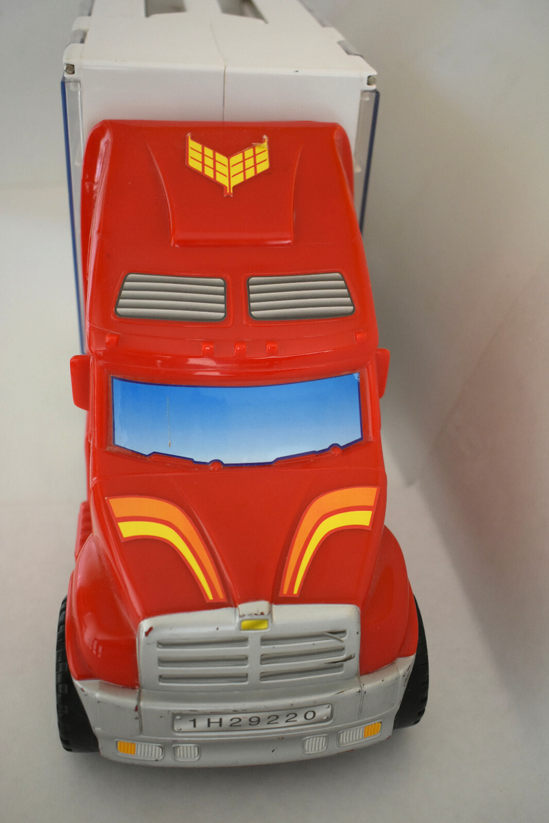 1999 REDBOX GOODYEAR RED SEMI-TRUCK TOY CAR CARRIER #69039 ~ With