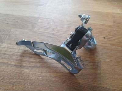 SHIMANO TOURNEY FD-TY30 3 x 8 / 7 fach Umwerfer 28,6 mm Zug von Unten