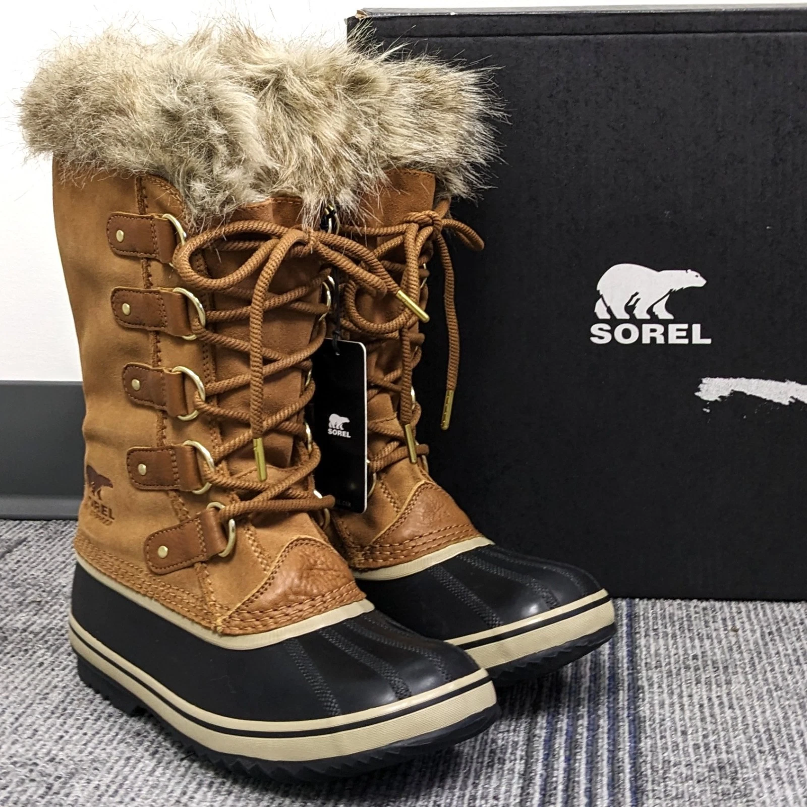 Sorel “JOAN OF ARCTIC” Women’s Quick-Lace Waterproof Boots (Camel Brown/Black)