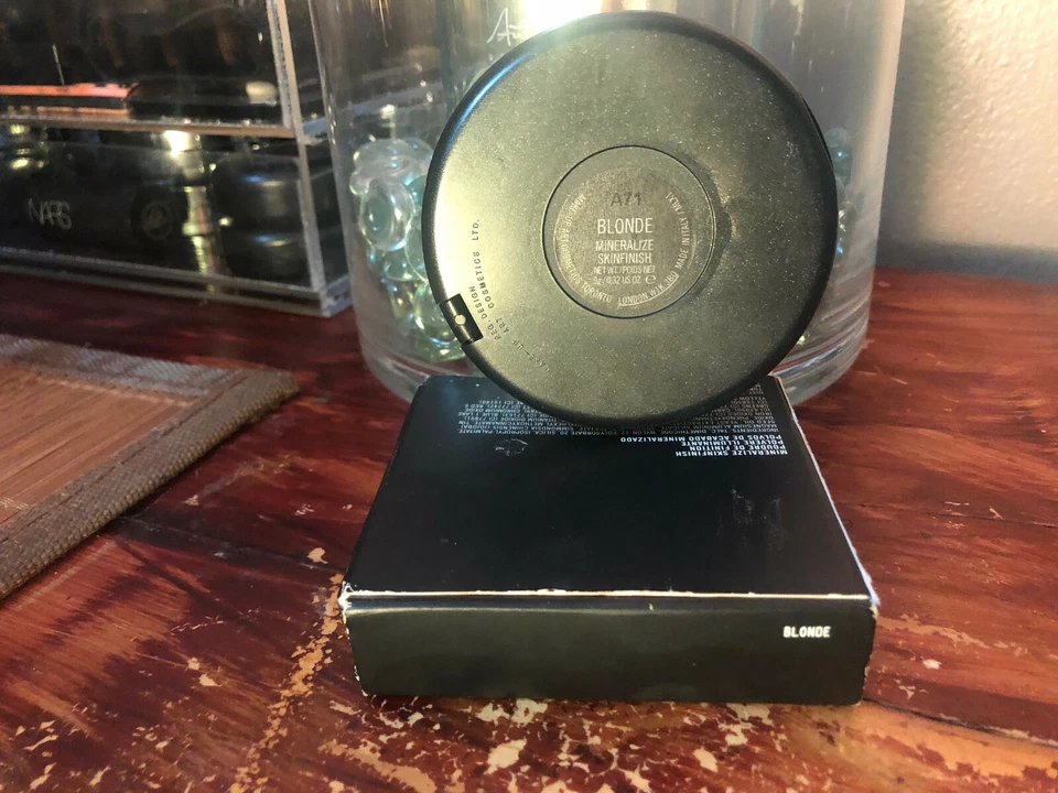 NIB M·A·C Mineralize Skinfinish 0.24 oz / 0.10 oz – New In Box – Limited Edition - Image 2 of 4