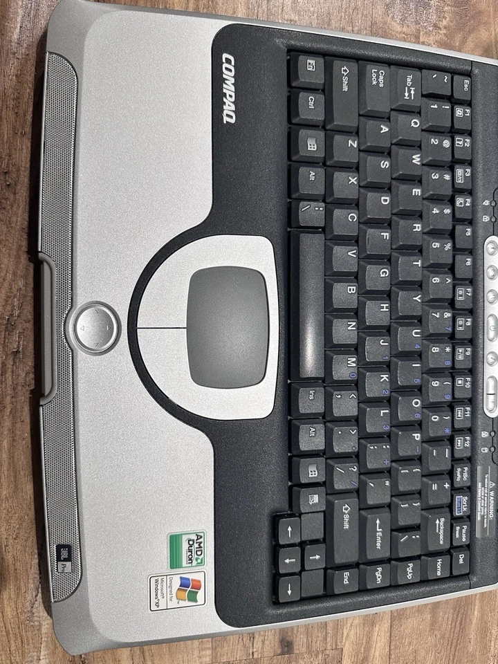 ¡Laptop Retro Compaq Presario 700! 756 MB RAM AMD Duron! Sin probar Foto 4 de 4