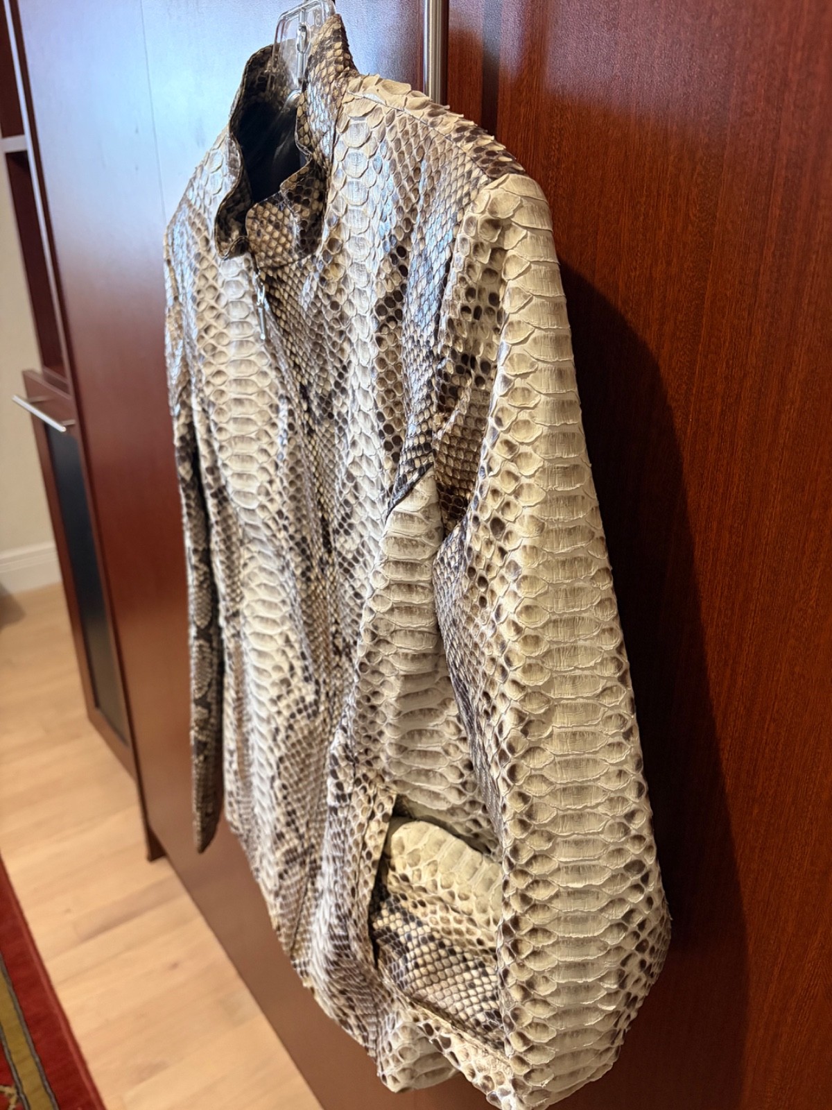 Custom made real snakesin Python ladies jacket - image 3