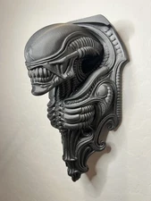 Alien xenomorph wall shelf 