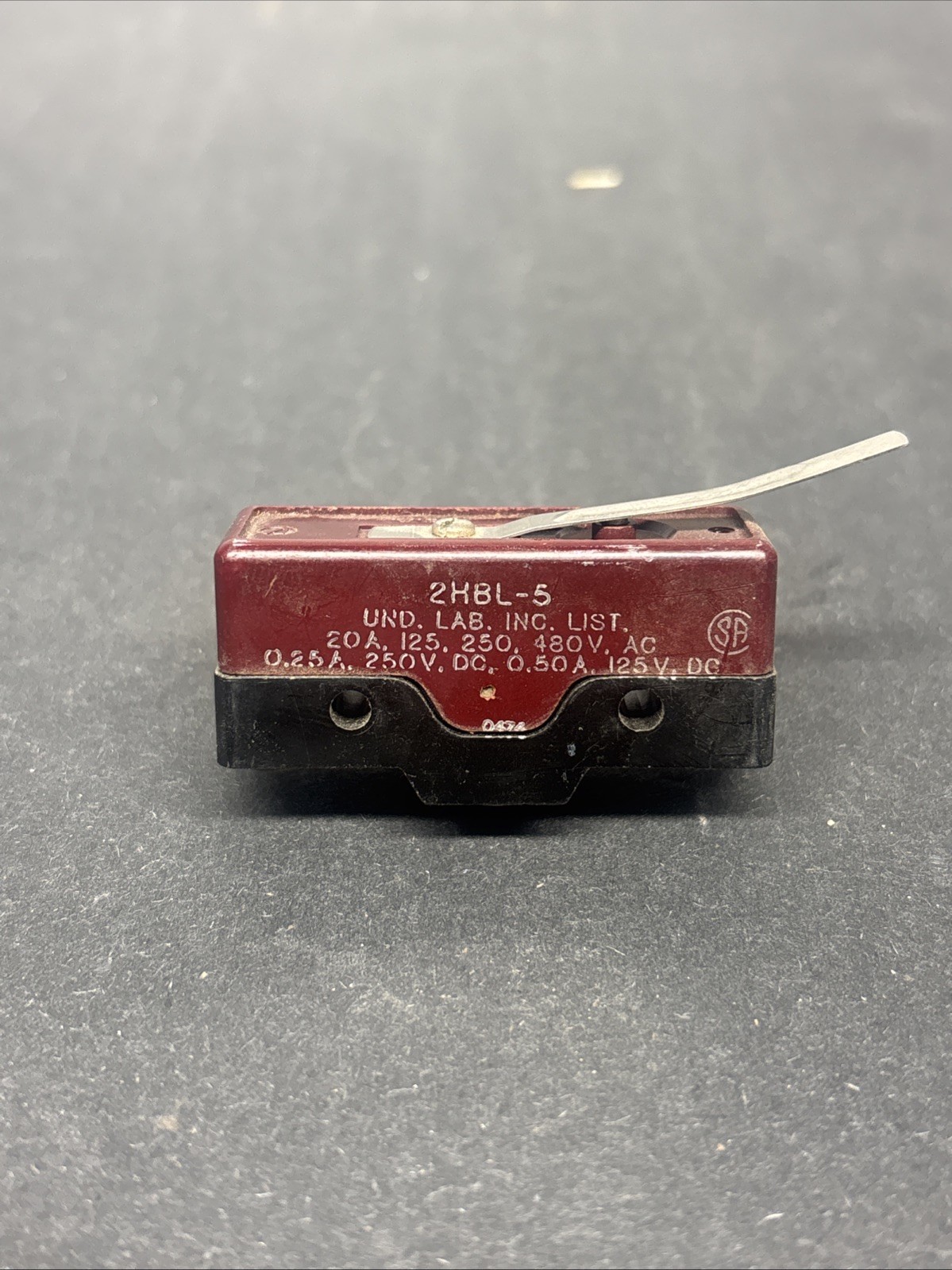 Unimax 2HBL5 Momentary Lever Action Switch Normally Open or Closed SPDT