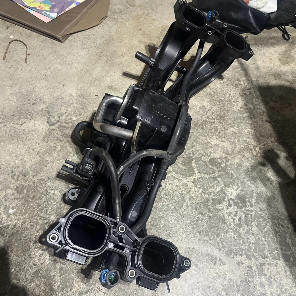 Colector de admisión superior compatible con 13-17 XV CROSSTREK  Foto 2 de 3