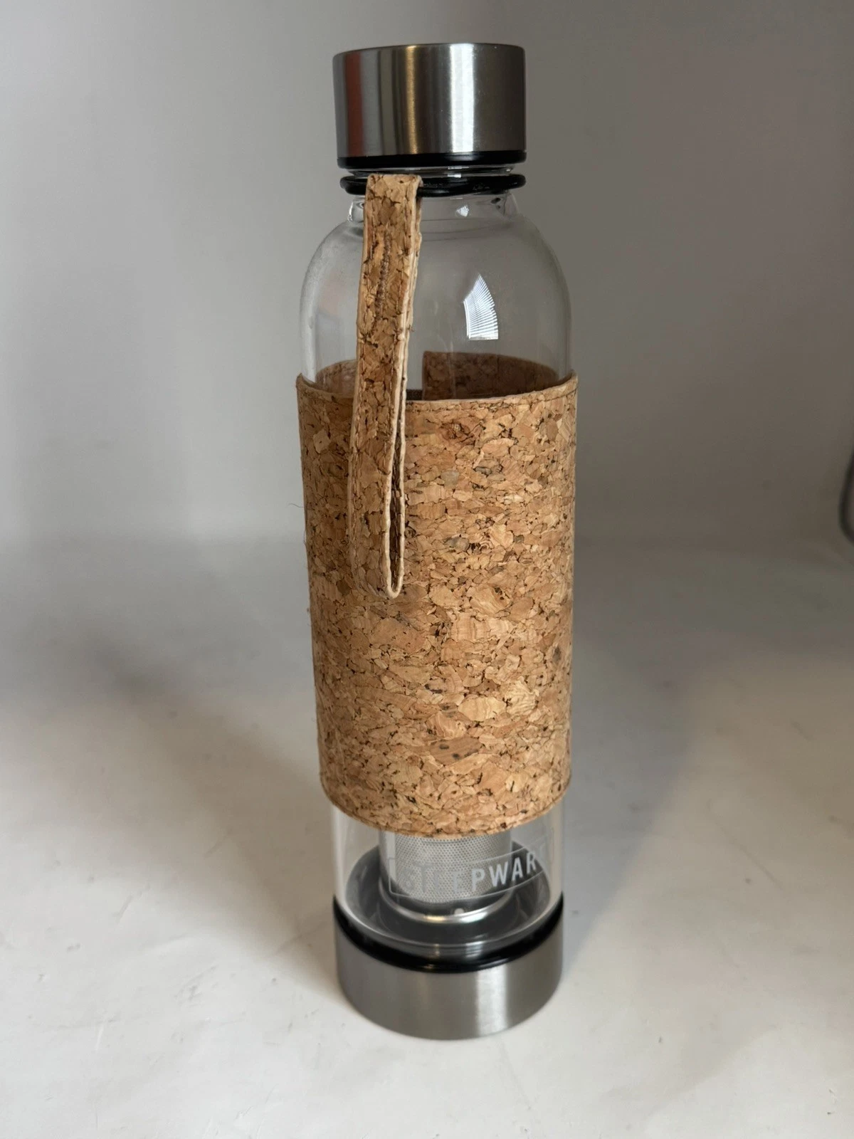 The Spice & Tea Exchange Glass Steep Bottle w/ Infuser Plain Cork Wrap
Opens in a new window or tab