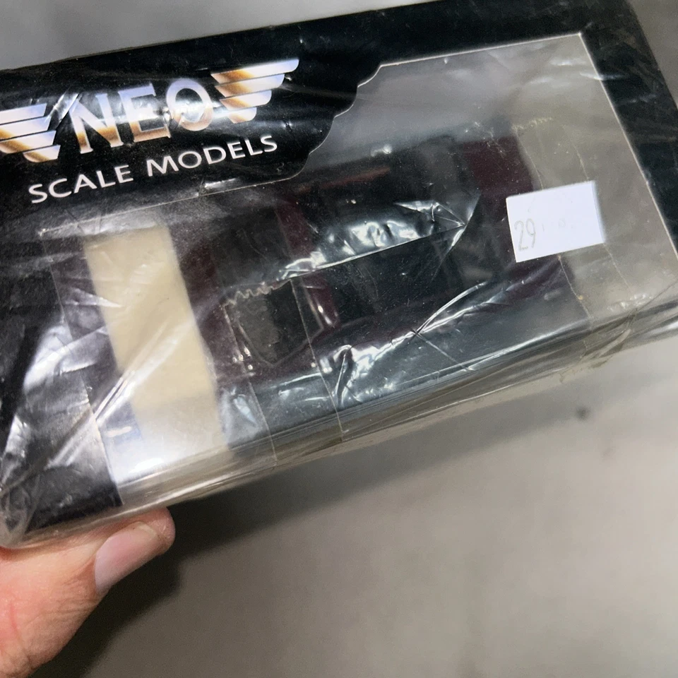 Neo 1/43 Scale Opel Diplomat B Cabriolet Fissore Burgundy Red Only 300 Made New - Image 4 of 4