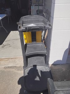 Rubbermaid FG617388BLA Traditional Janitorial Cleaning Cart with Vinyl Bag -...