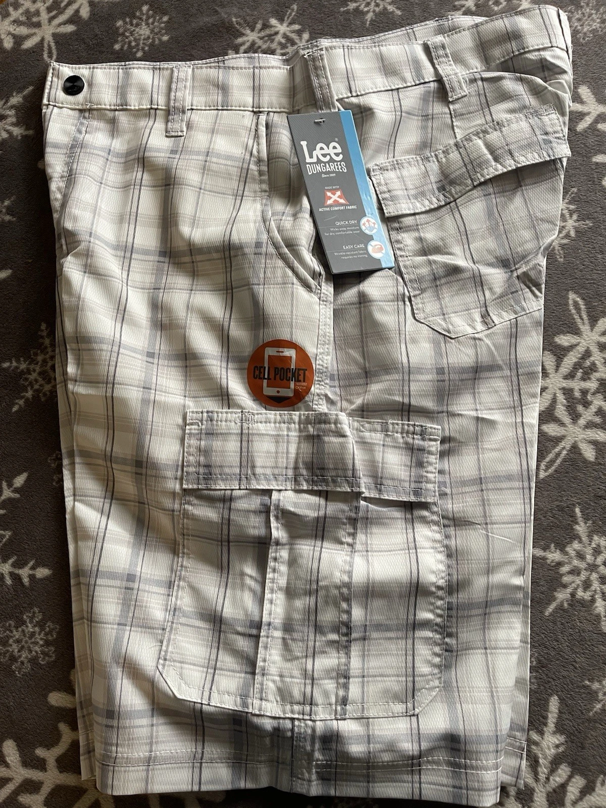 Lee Dungarees Mens Cargo Shorts 34 Plaid Quick Dry Cell Pocket Performance NWT