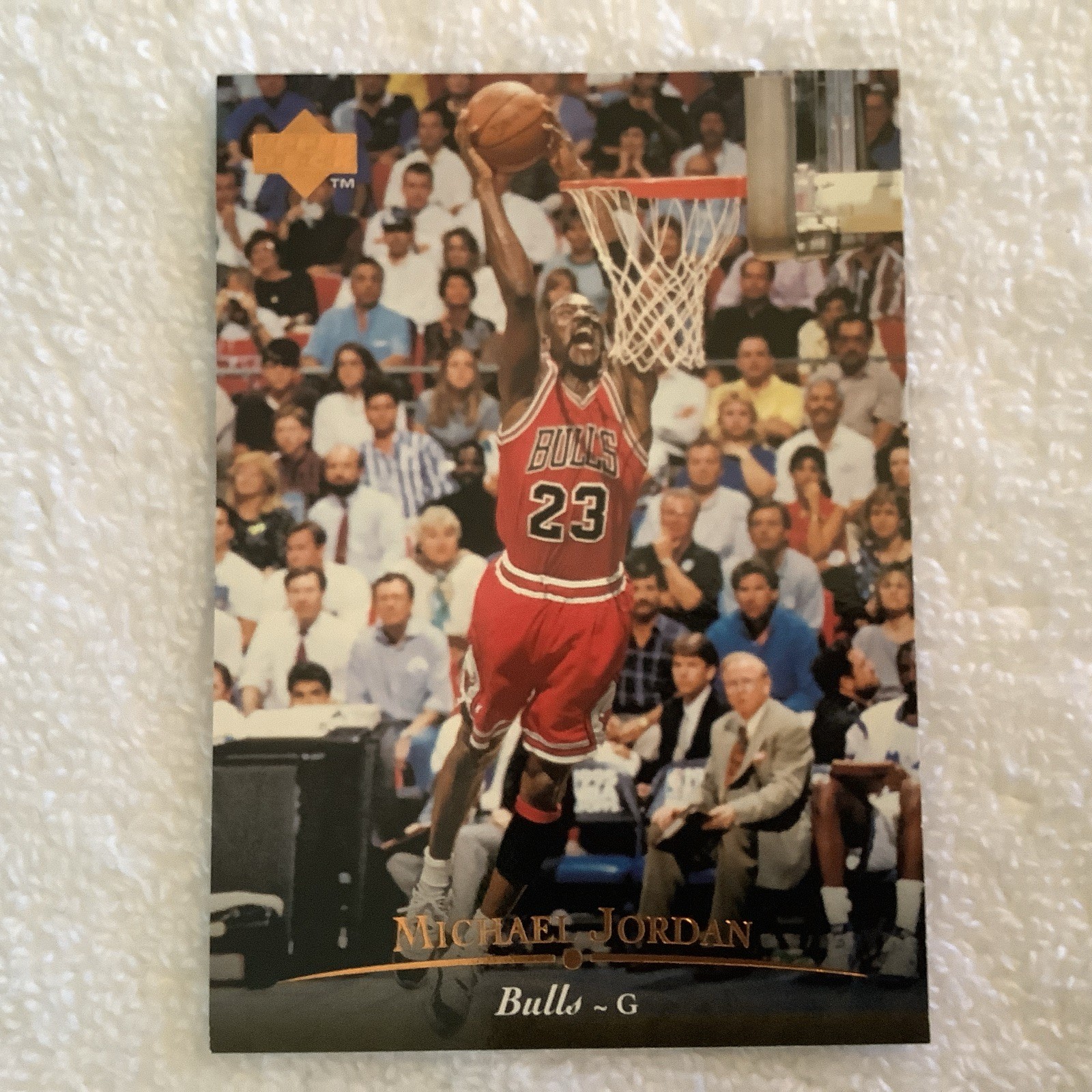1995-96 Upper Deck - Michael Jordan #23 Bulls on Front
