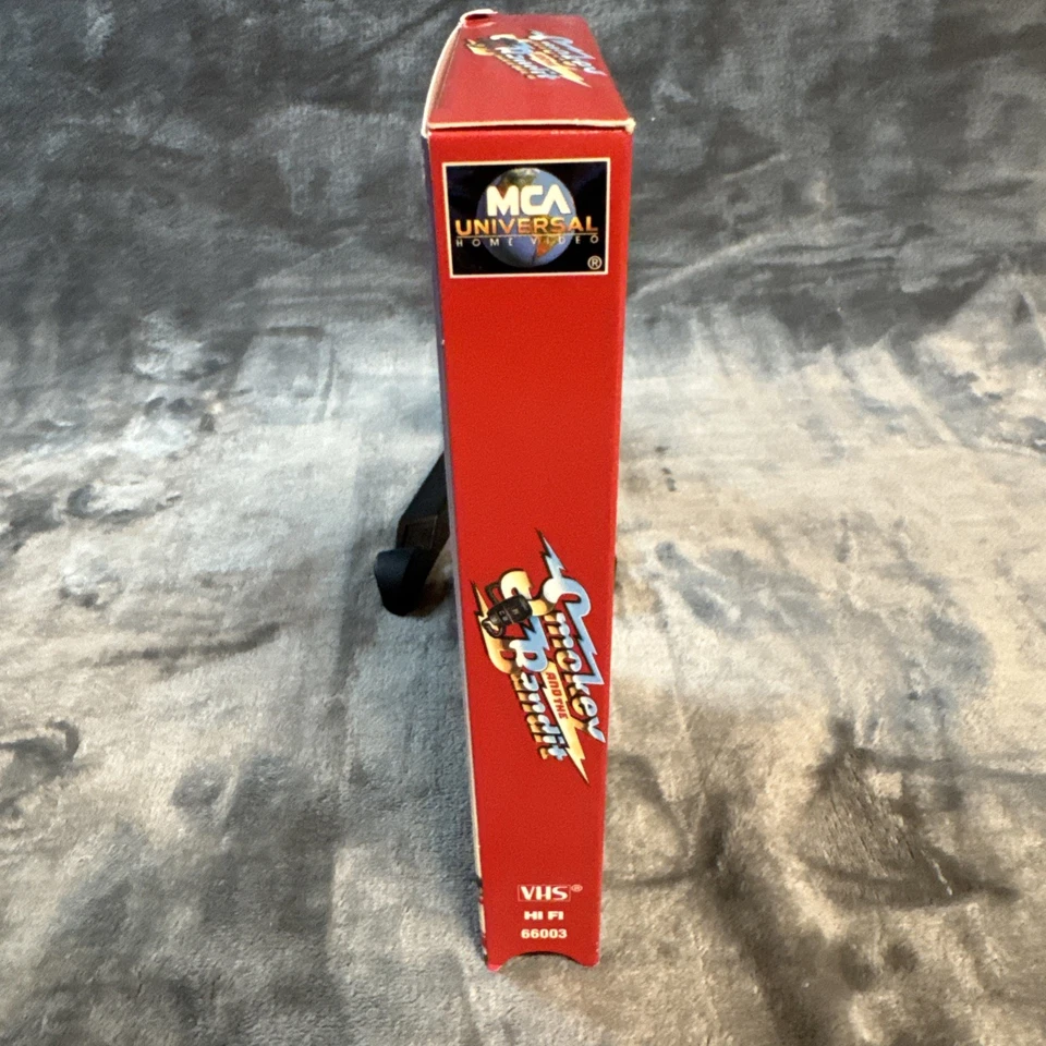 Smokey and the Bandit (VHS, 1996) - Image 4 of 4