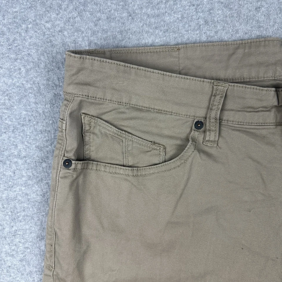 Volcom Solver Men's Light Weight 5 Pocket Shorts Size 34 Tan Zip Fly Stretch - Image 3 of 4